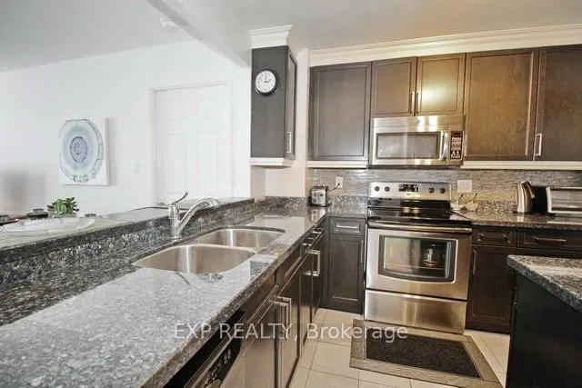 Additional image 10 of 101 Subway Cres Unit 202