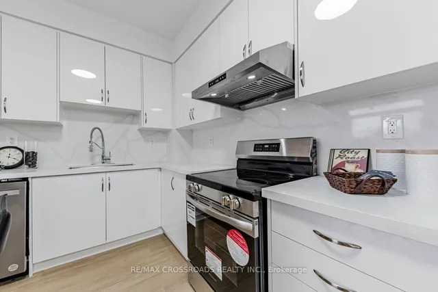 Additional image 7 of 777 Steeles Ave Unit 211