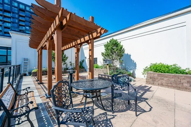 Additional image 5 of 410 King St Unit 220