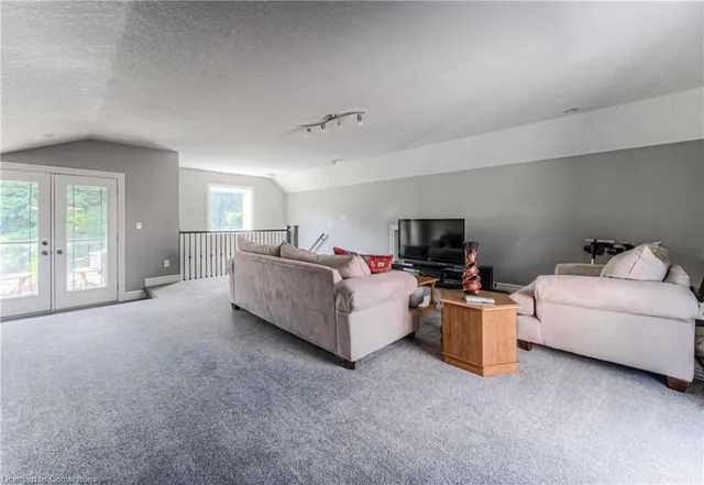 Additional image 34 of 338 Moorlands Cres