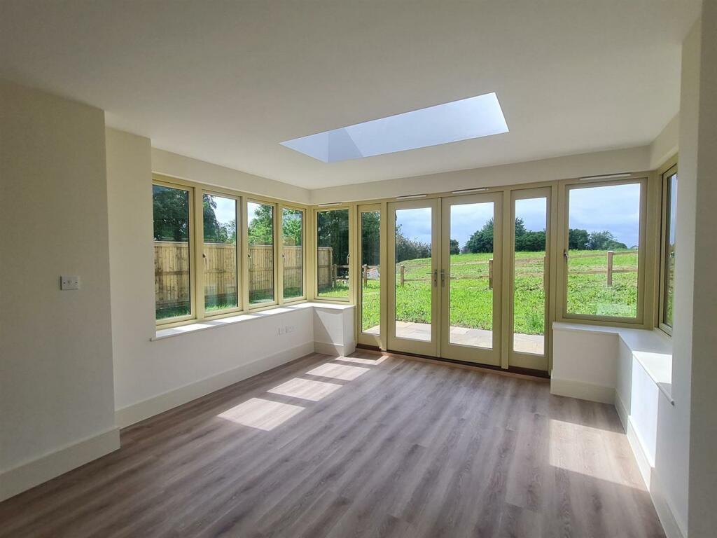 Additional image 4 of Meadow View, Hill Ash Court