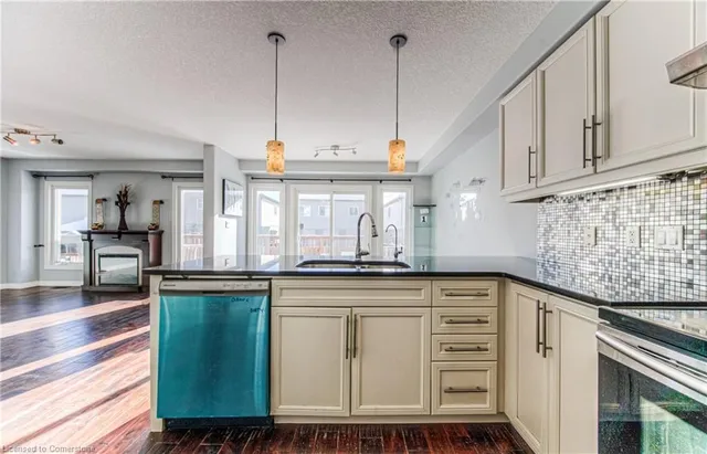 Additional image 23 of 35 Sassafras St