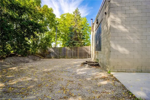 Additional image 15 of 203 Breithaupt St