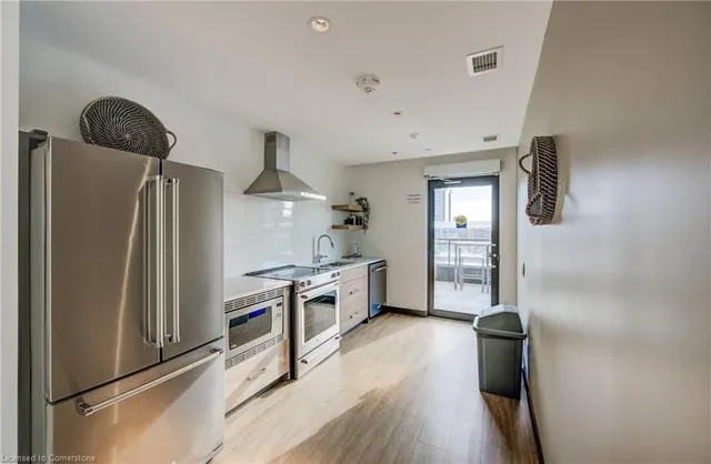 Additional image 43 of 60 Charles Street West, St Unit 604