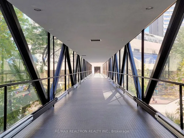 Additional image 27 of 33 Harbour Sq Unit 3004