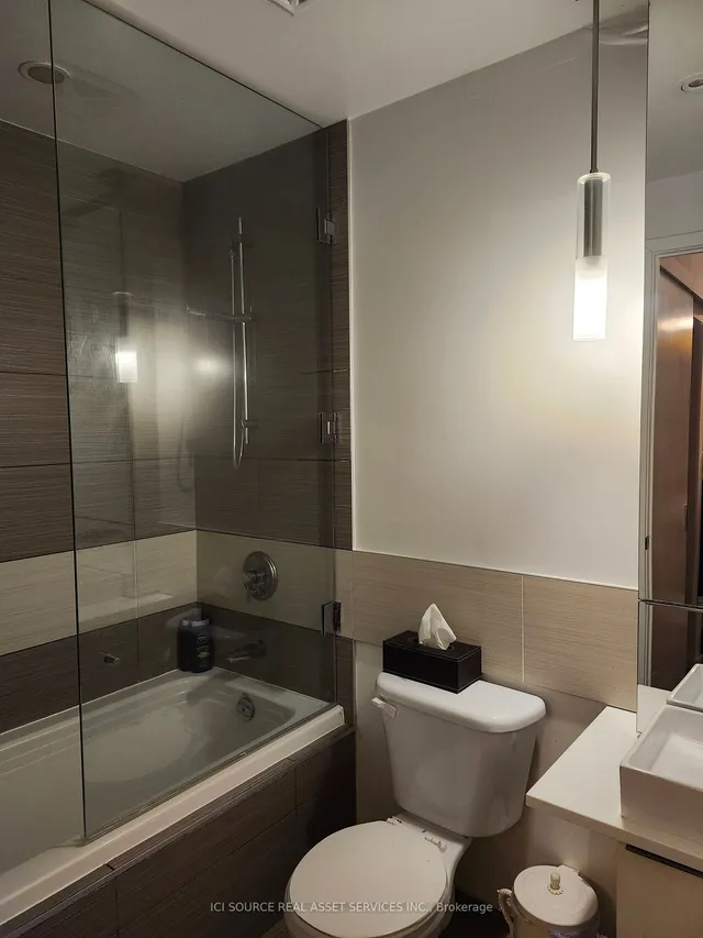 Additional image 13 of 8 Charlotte St Unit 507