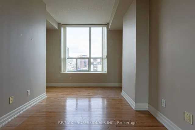 Additional image 16 of 70 Alexander St Unit 1007