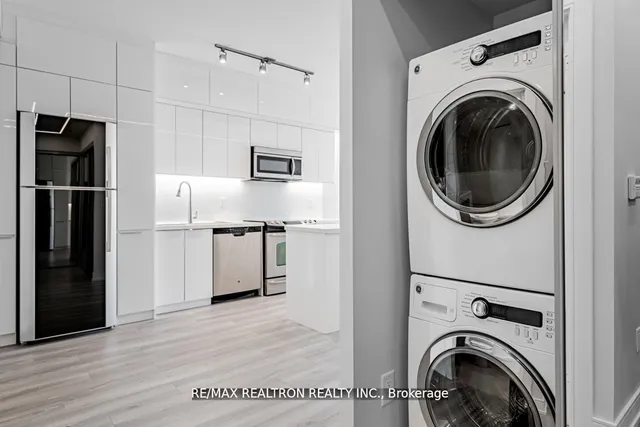 Additional image 3 of 386 Yonge St Unit 4909