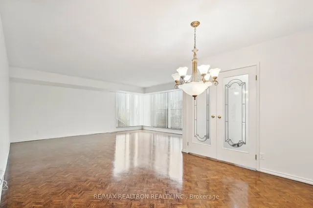 Additional image 4 of 449 Walmer Rd Unit 401