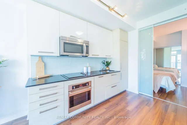 Additional image 14 of 210 Simcoe St Unit 1210