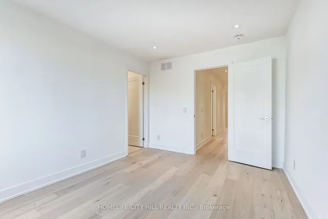 Additional image 25 of 73 Melville Ave