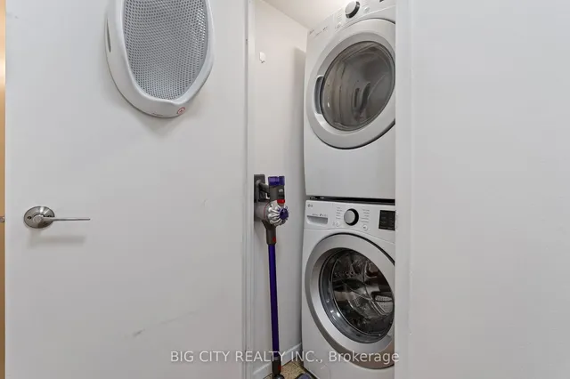 Additional image 14 of 633 Bay St Unit 721