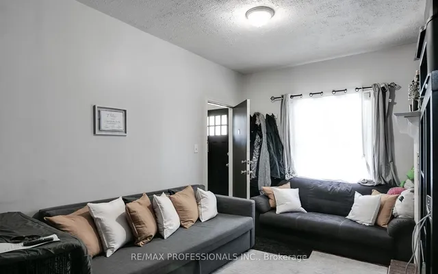 Additional image 26 of 176 Rosemount Ave