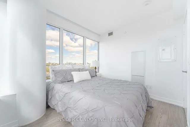 Additional image 22 of 19 Western Battery Rd Unit 3217