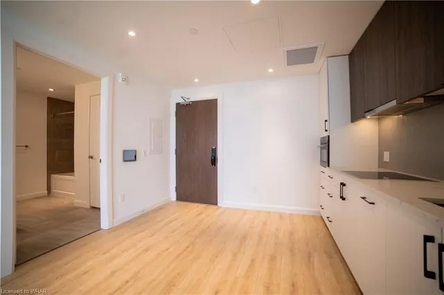 Additional image 5 of 741 King St Unit 406