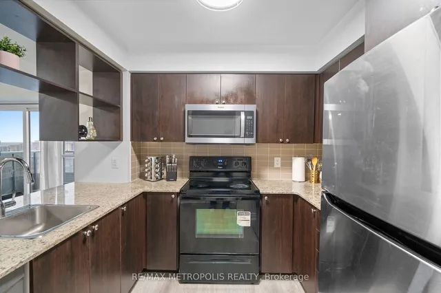 Additional image 11 of 151 Village Green Sq Unit 2103