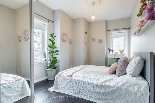 Additional image 19 of 15 Windermere Ave Unit TH101