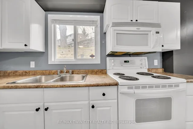 Additional image 9 of 648 Doon Village Rd Unit 10