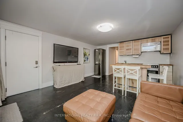 Additional image 32 of 76 Thirty Fifth St