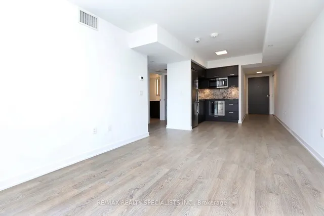 Additional image 17 of 50 Mccaul St Unit 617