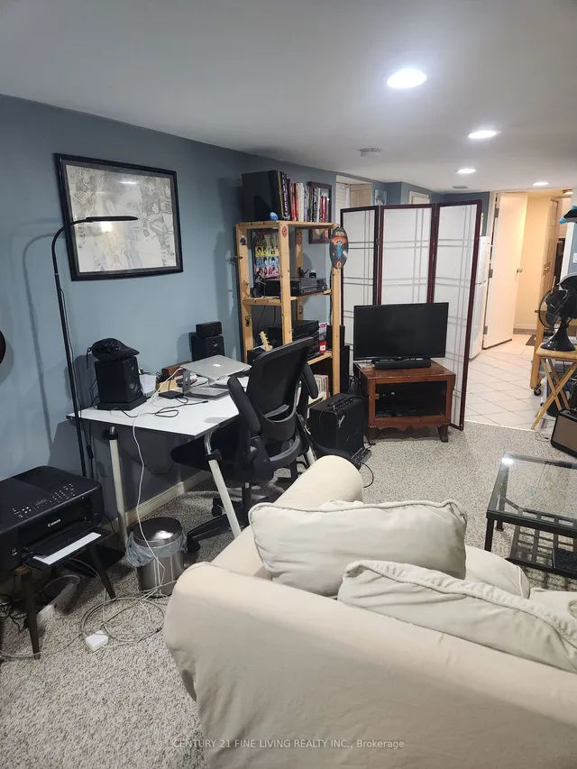 Additional image 38 of 35 Columbine Ave