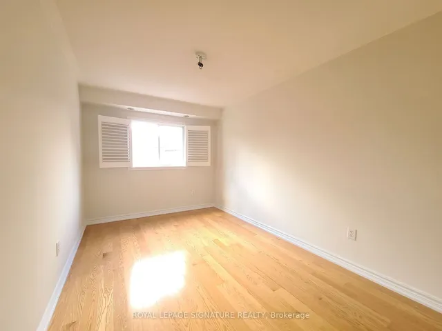 Additional image 21 of 54 Wyper Sq