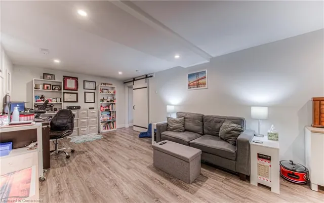 Additional image 21 of 27 Weichel St