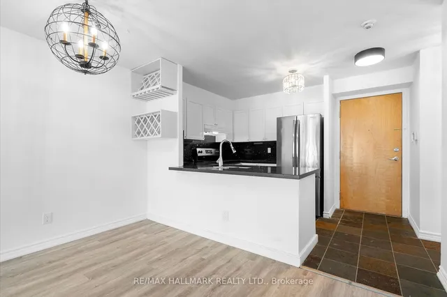 Additional image 11 of 600 Queens Quay Unit 906
