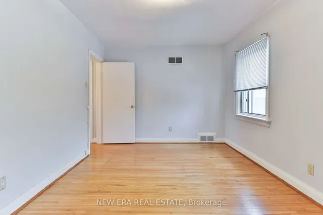 Additional image 17 of 27 Dell Park Ave