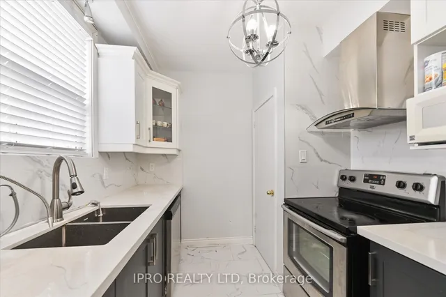 Additional image 16 of 135 Downsview Ave