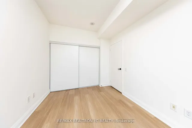 Additional image 18 of 29 Singer Crt Unit 3015