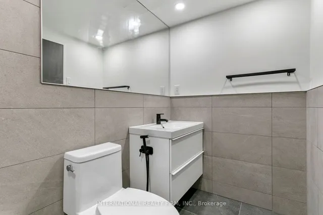 Additional image 23 of 60 Southport St Unit 818