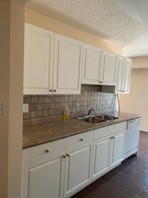 Additional image 5 of 873 Waverley St