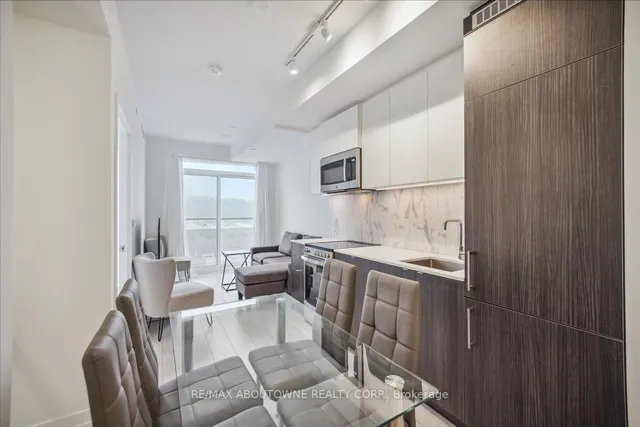 Additional image 21 of 500 Dupont St Unit 610