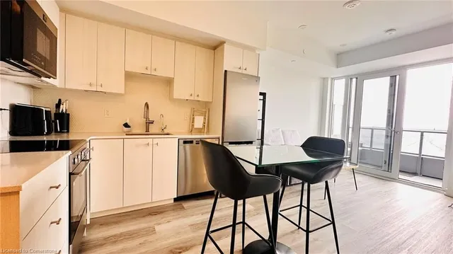 Additional image 20 of 15 Wellington St Unit 2201