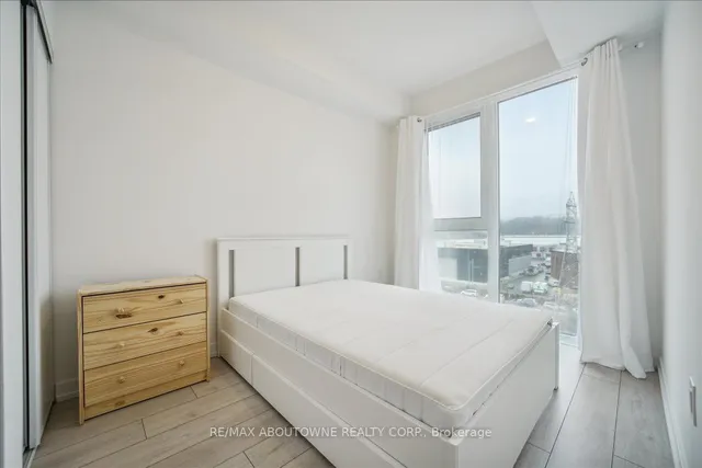 Additional image 33 of 500 Dupont St Unit 610