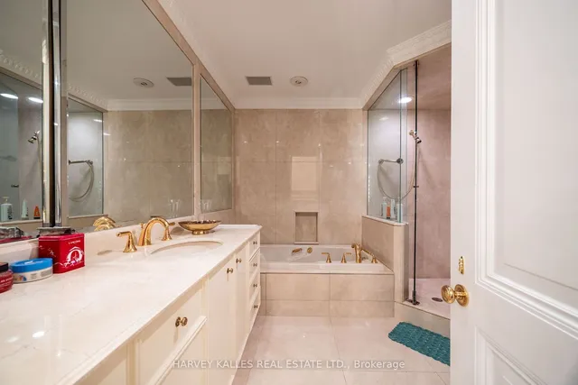 Additional image 22 of 6 Versailles Crt