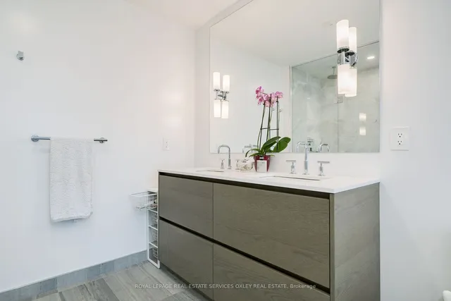 Additional image 18 of 128 Pears Ave Unit 1002