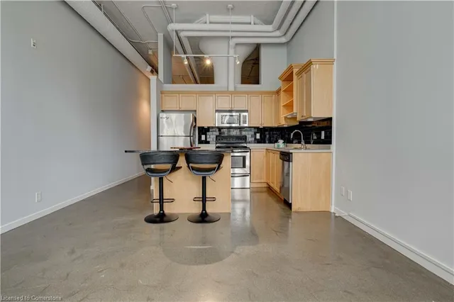 Additional image 10 of 404 King St Unit 104