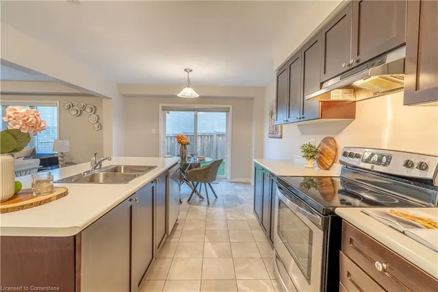 Additional image 18 of 37 Blue Oak Street