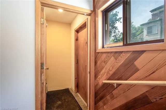 Additional image 28 of 109 College St