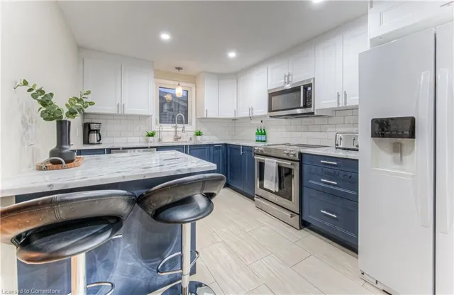 Additional image 20 of 6 Fran Ellen Cres