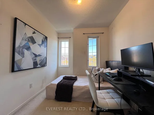 Additional image 22 of 106 Conn Smythe Dr