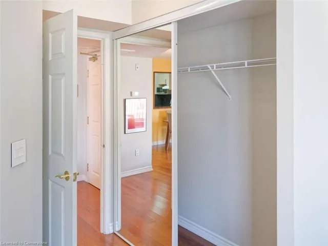 Additional image 6 of 20 St George St Unit 507