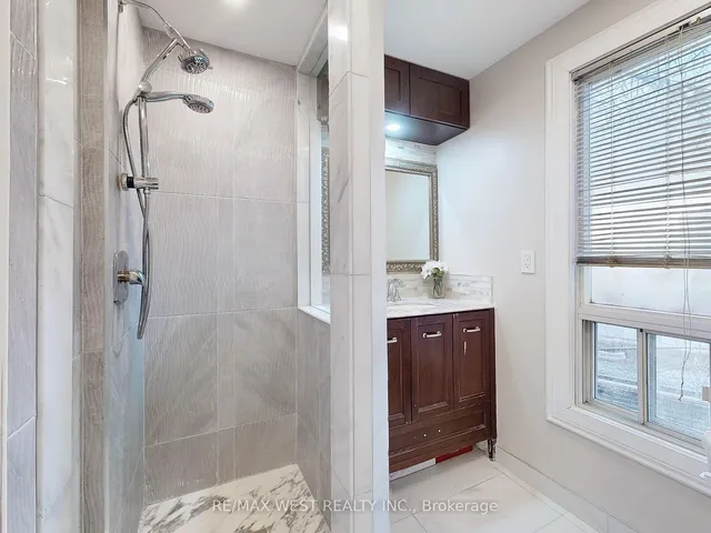 Additional image 23 of 47 Lindner St