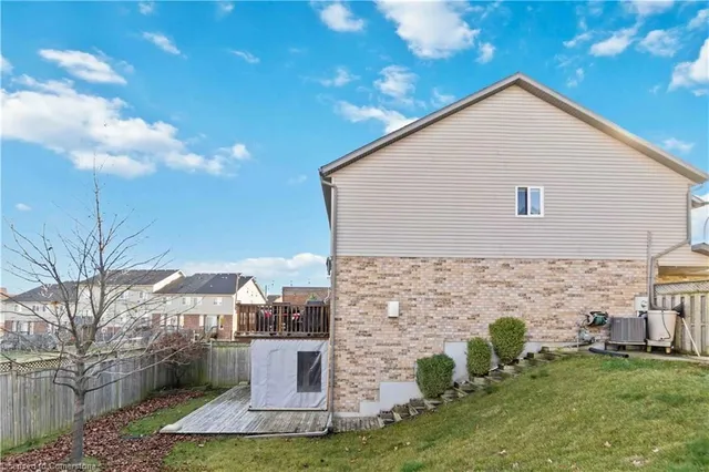 Additional image 43 of 27 Red Clover Cres