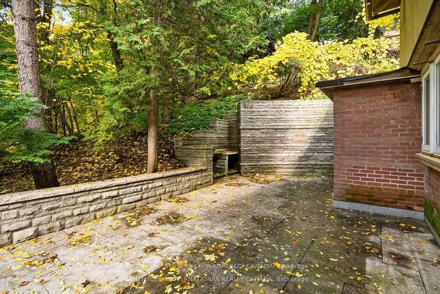 Additional image 5 of 56 Roxborough Dr