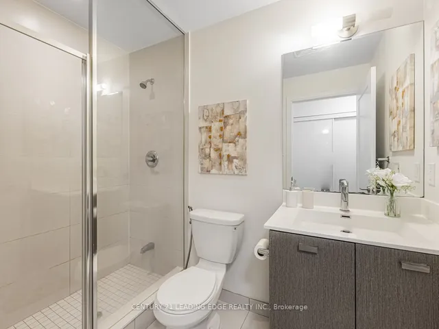 Additional image 19 of 255 Village Green Sq Unit 811