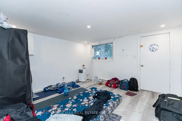 Additional image 38 of 219 Franklin St