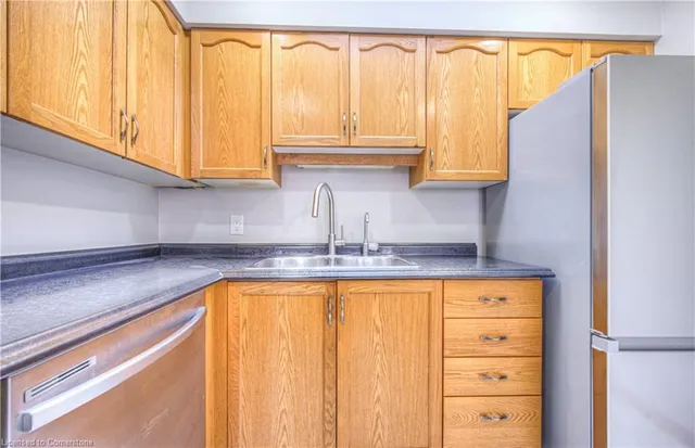 Additional image 23 of 20 Ellen St Unit 703